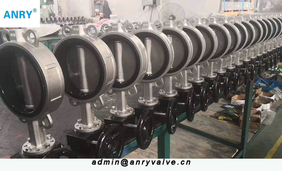Wafer หรือ Lug Type Casted Iron Body วาล์วผีเสื้อที่นั่งยาง EPDM